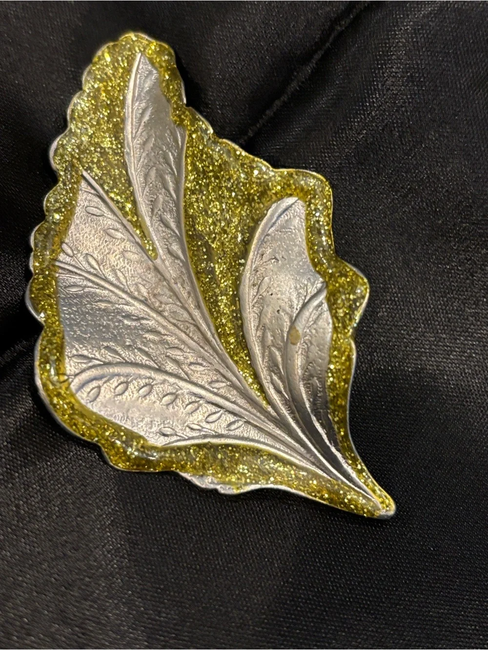 N/A elegant leaf